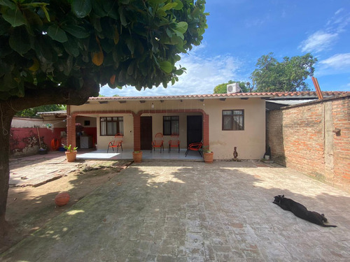 Imagen 2 de 7 de Casa Económica En Venta