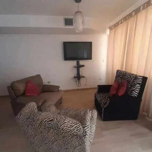 Imagen 3 de 9 de Alquila Townhouse Conj. Resd. Costa Dorada - Puerto La Cruz