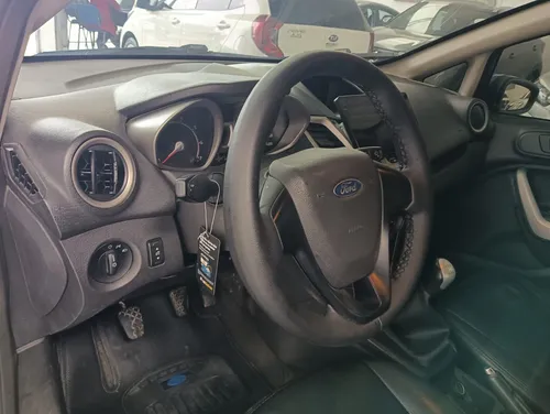 Ford Fiesta 1.6 Sportback Mecánica
