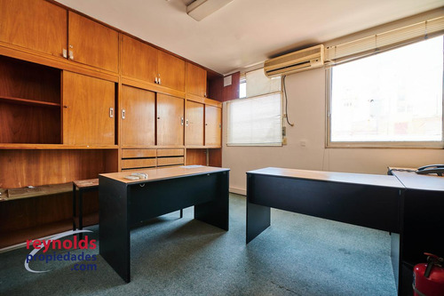 ¡alquiler Piso Alto En Esquina Con 140 M2, Despachos Varios!