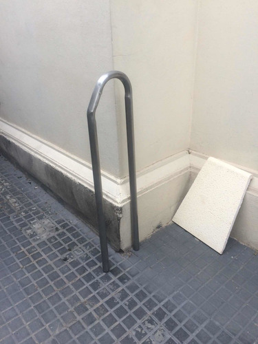 Pasamanos Para Piscinas Fibra O Hormigón, Se Amuran Con Hor