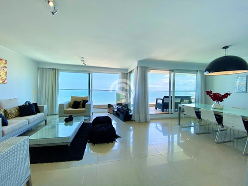 Apartamento En Mansa - Punta Del Este- Ref: 4566