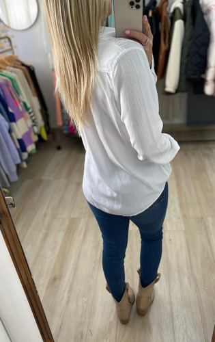 Imagen 2 de 4 de Camisa Con Broderie Bordada Talles Grandes Mujer The Big