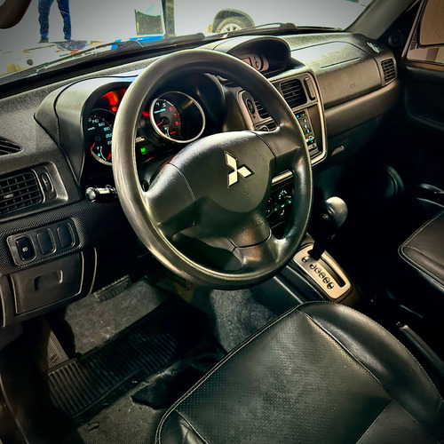 Mitsubishi Pajero TR4 2.0 4x2 Flex Aut. 5p