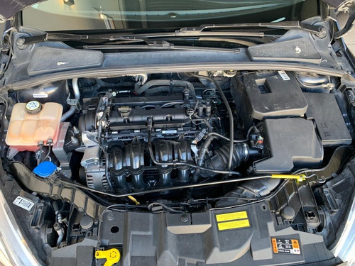 Imagen 13 de 17 de Ford Focus 4p 1.63 L Mt S 2015