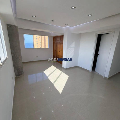 Apartamento En Venta - Catia La Mar