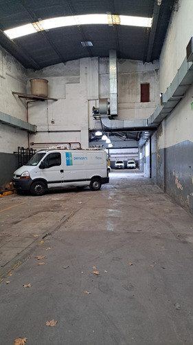 Deposito 2000 M2, Son 1500 M2 De Terreno Con Salida Dos Calles, Instalación De Incendios, Ventilación Electromecánica, Oficinas, Ascensor, Aire Acondicionado!!
