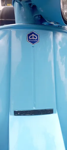 Vespa Piaggio 150, Color Azul Cielo Y Blanco