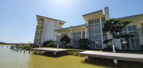 Imagen 8 de 21 de Bello Townhouse De 157m2 Con Muelle Privado.