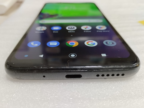 Motorola G8 Play 32 Gb Dark Gray 2 Gb Libre Factura A/b Gris Oscuro (Usado)