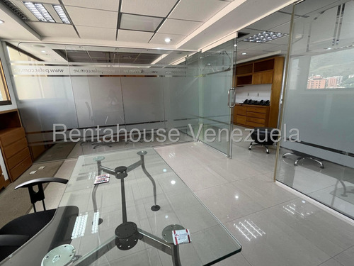 Oficina Centro En Venta En Los Dos Caminos. Cecilia Gutierrez. 25-18382