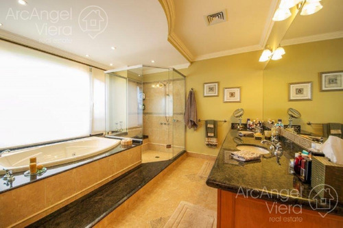 Espectacular Casa Con Piscina En Beverly Hills -punta Del Este
