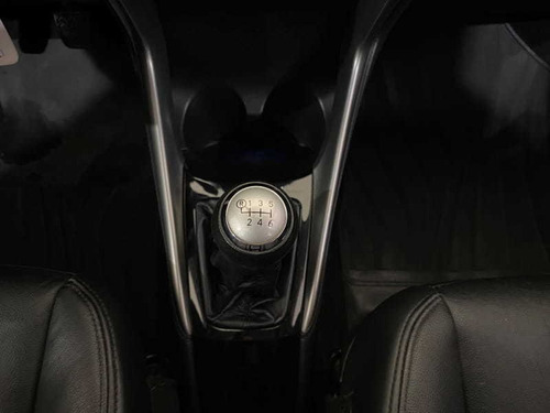 Imagem 13 de 15 de Toyota Yaris Sedan 1.5 Xl