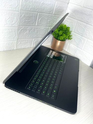 Razer Blade Pro 17 Core I7-4th 8gb+256gb Nvidia Gtx765m Negro (Reacondicionado)