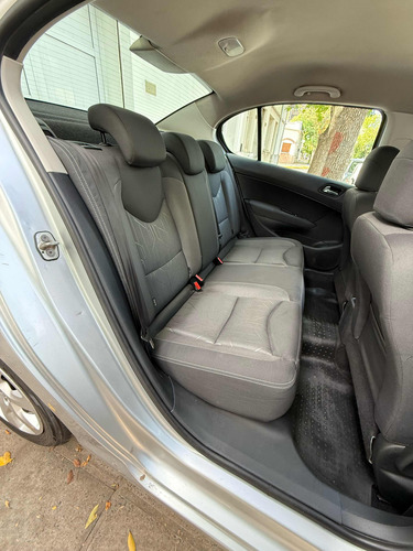 Peugeot 408 1.6 Active 115cv