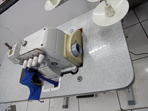 Maquina Overlok Ponto Cadeia 747k Siruba Usada 110/220v Bege (Usado)