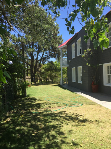 Imagen 15 de 17 de Casa Con Piscina Climatizada Y Cerrada En La Barra .5 Dor 12 Personas Parrillero Techado Cerrado:aire En Cada Cuarto Toda Cercada A 3 Del Mar. Por Favor Por Whatsapp.