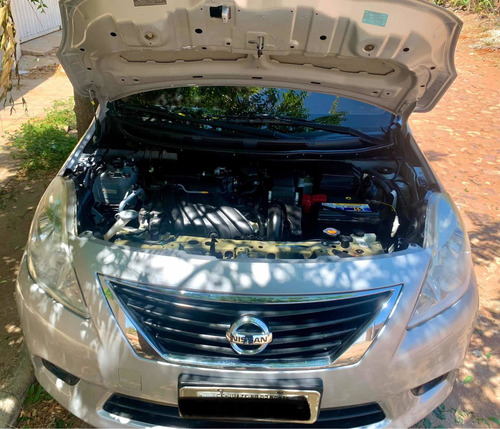 Imagem 10 de 10 de Nissan Versa 2013 1.6 16v Sl Flex 4p