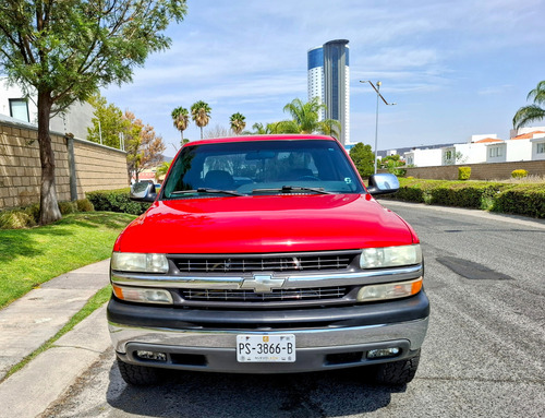 Chevrolet Cheyenne Cheyenne Cab y Media 4x4