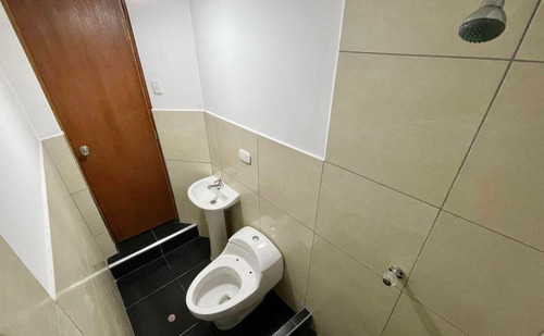 Imagen 15 de 22 de Venta De Casa Multifamiliar Urb. San Jose- Smp
