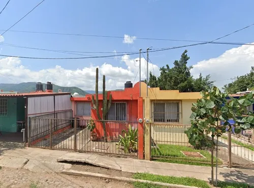 Casa En Venta, Frac. Los Naranjos, Autlan De Navarro, Jalisco. 2 Recamaras, 2 Baños, 1 Estacionamientos. ¡¡¡ Remate Bancario !!! -jmjc9