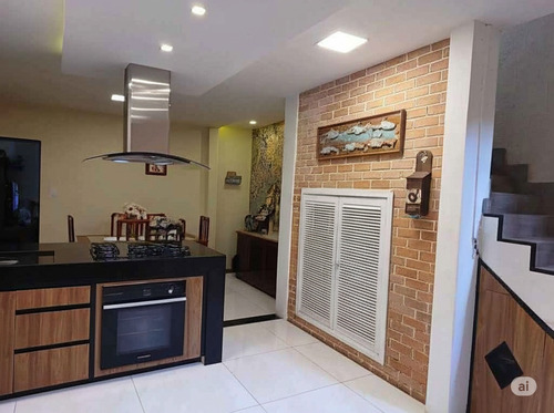Duplex Com 3 Quartos E Garagem No Gradim Em São Gonçalo