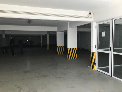 Edificio Comercial - Martinez