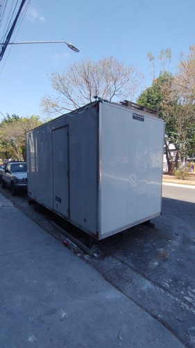 Imagem 6 de 8 de Bau