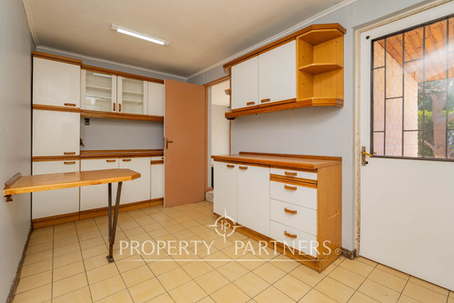 Excelente Casa Para Remodelar En Tranquilo Y Segur...
