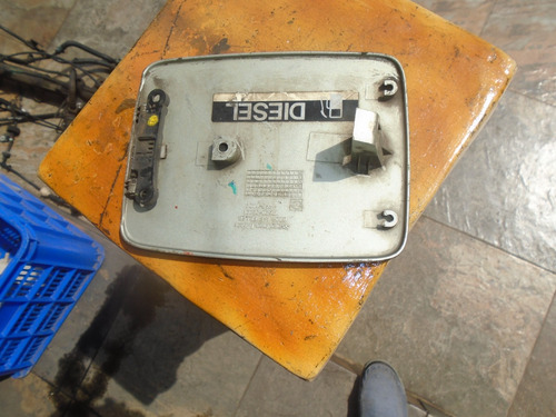 Vendo Tapa Exterior De Combustible De Ssang Yong Rexton