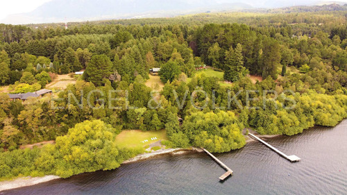 Imagen 2 de 21 de Hermosa Casa A Orillas Del Lago.