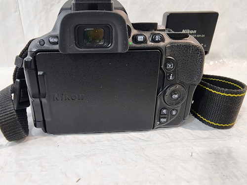 Camara Reflex Nikon D5500 Dslr Funcionando Perfecto (Usado)