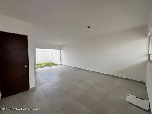 Casa De 4 Recámaras Con 1 En Planta Baja - Venta. El Mirador