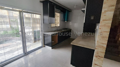 Townhouse Para Estrenar En Venta Ubicado En La Morita Ii Urb Karol Home Ii Db 24-23647