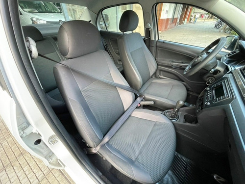 Imagen 9 de 14 de Volkswagen Voyage 1.6 Trenline 101cv 2017 Gnc