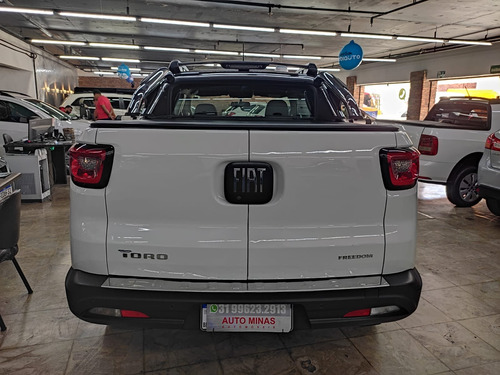 Fiat Toro 1.8 16v Freedom Flex 4x2 Aut. 4p