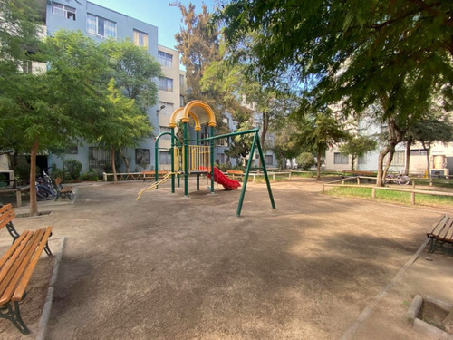 Excelente Ubicación En Condominio Y Con Estacionamiento