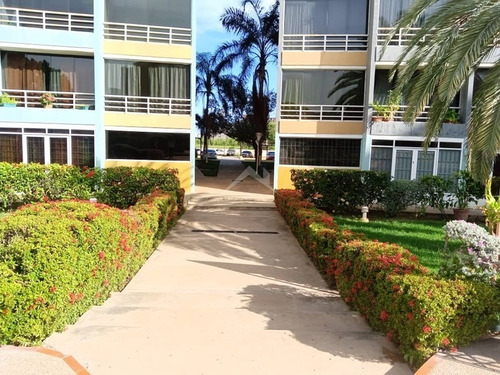 Imagen 3 de 6 de Apartamento Planta Baja Conj. Res. Agua Villa-sector Pascal.