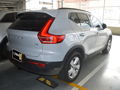 Volvo XC40 2.0 D4 Awd Momentum