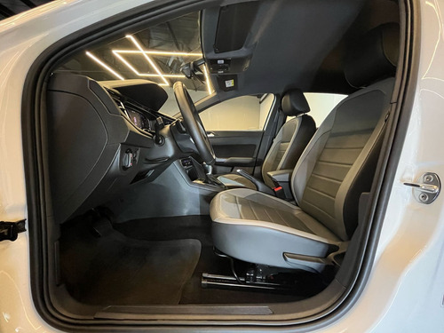 Volkswagen Nivus Highline 1.0 200 TSI Flex Aut.