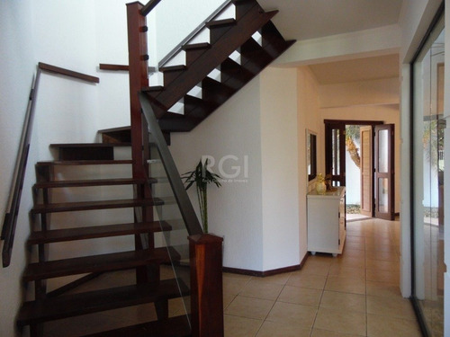 Casa Em Centro Com 5 Dormitórios - Sc12365