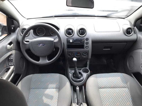 Imagem 12 de 15 de Ford Fiesta 2006