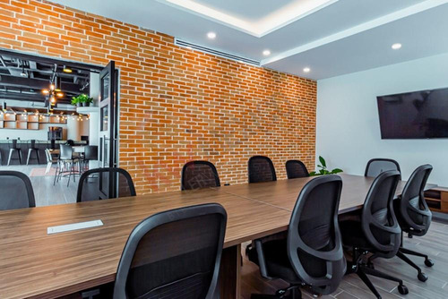 Oficna En Venta En Humana Workcenter, Playa Del Carmen.