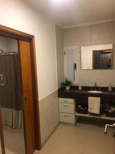 Imagen 18 de 30 de Venta, Casa Quinta, 5 Ambientes, Quincho, Parrilla, Pileta, Jardín, Saladillo