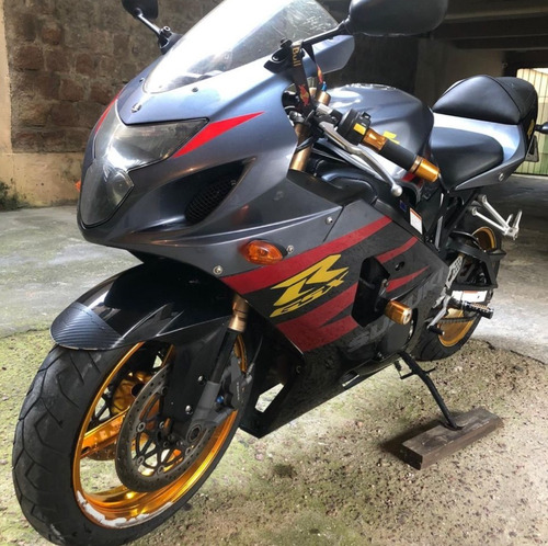 Imagem 3 de 10 de Suzuki Gsxr 750 Srad 2005