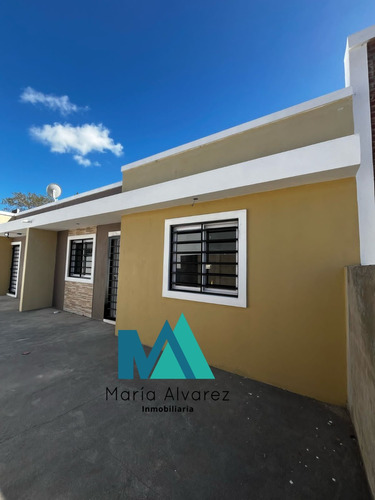 Venta Chalet En Mar Del Tuyu, Zona De Amplias Playas, Calle 92 Nro 481, La Costa