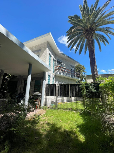 Casa A La Venta Con Excelente Lote En Calle Spiro 535 Adrogue