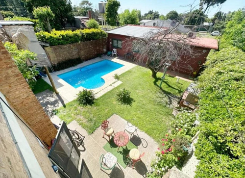 Casa En Venta - 5 Dormitorios 3 Baños - Cocheras - 340mts2 - Canning
