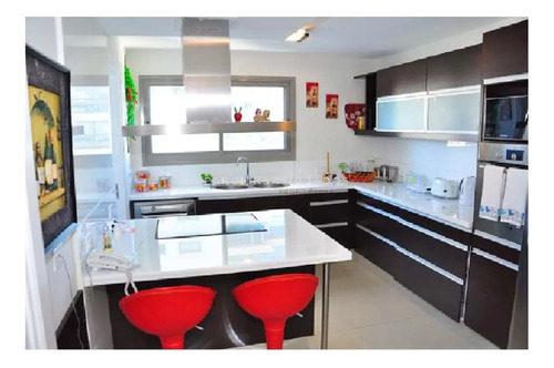 Apartamento De 3 Dormitorios En Torre Imperiale, Punta Del Este.