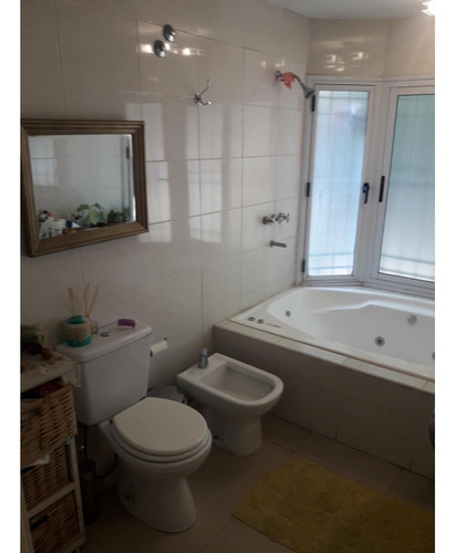 Casa 4 Ambientes -estilo Campo- Castelar Sur